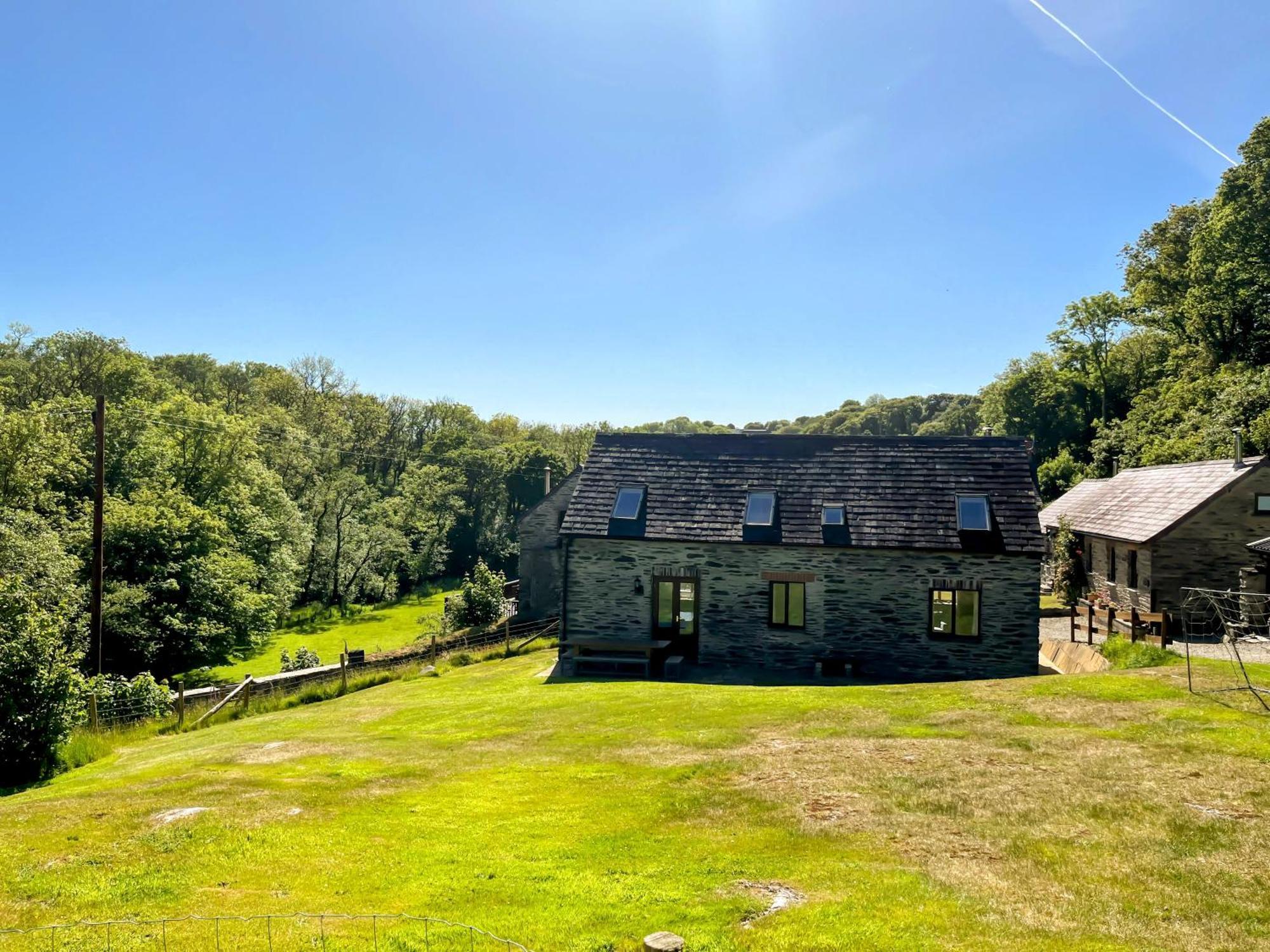 Troedyrhiw Holiday Cottages คาร์ดิแกน ภายนอก รูปภาพ